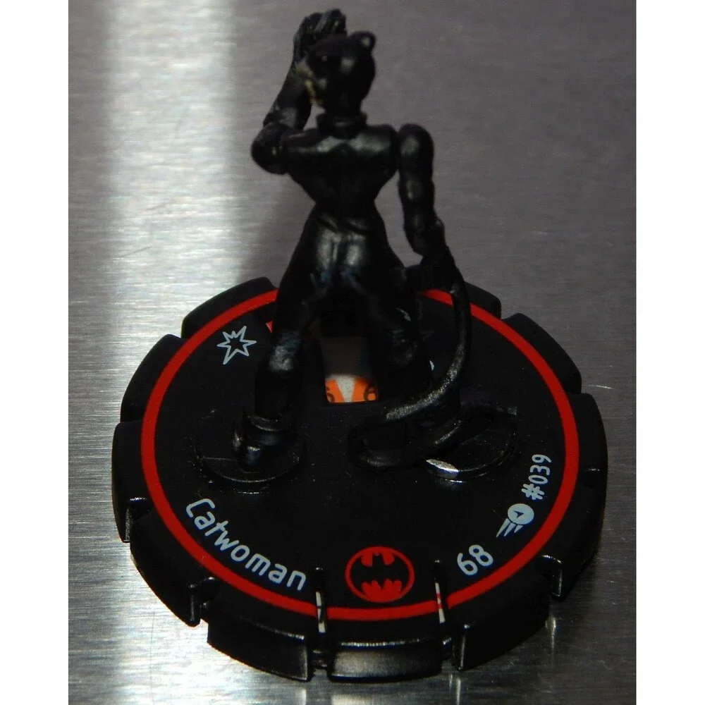 DC WizKids HeroClix CATWOMAN # 039 RED BASE Veteran Rank 2002 DC COMICS UNIVERSE